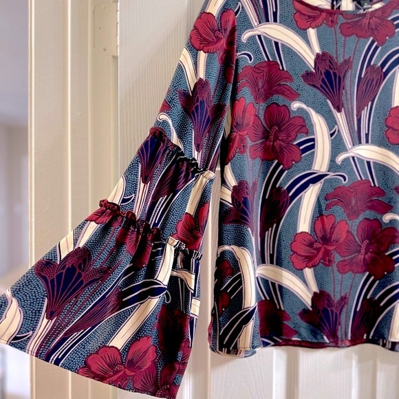 Ann Taylor Bell Sleeve Top - Picture 2 of 8